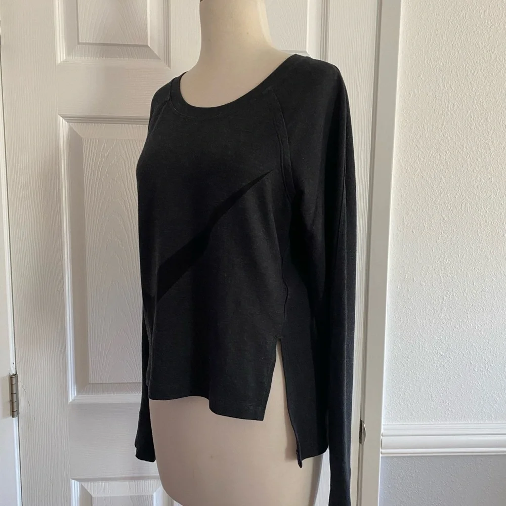 Nike Sphere Training Top - Picture 4 of 7